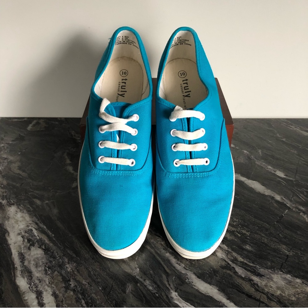 Truly Sneakers